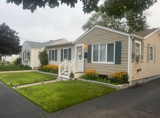 28 Benedict St, Pawtucket, RI 02861