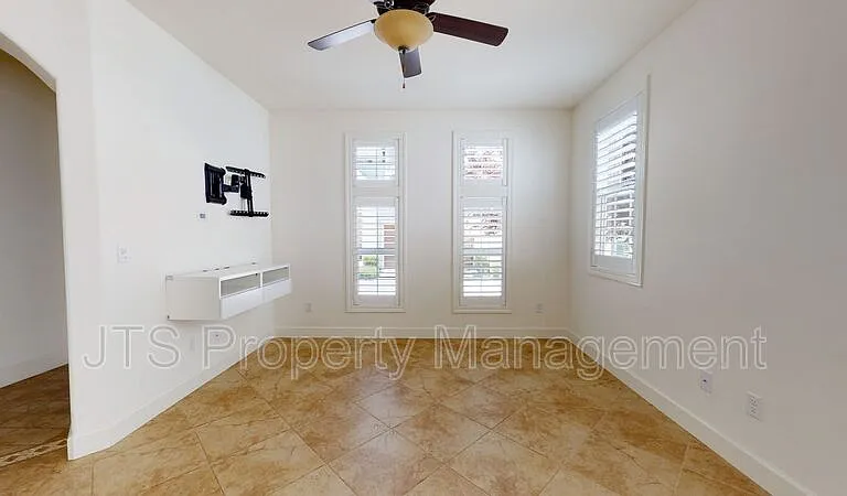 1349 Piper Pl — Photo 5