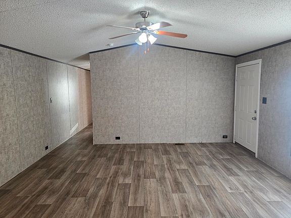 5th image of 310 Hester Ave Trlr 43