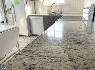 302 Wagon Wheel Cir, Columbus, NJ 08022