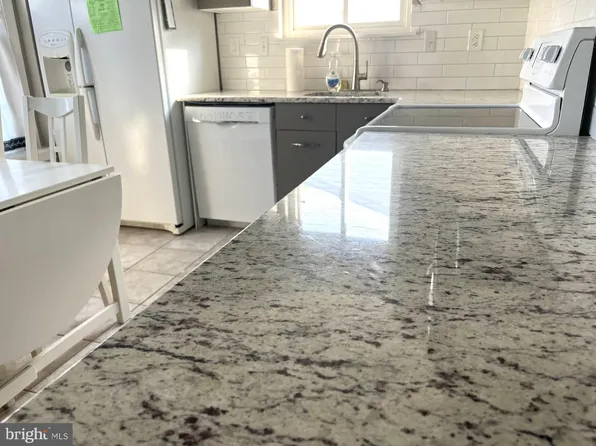 302 Wagon Wheel Cir, Columbus, NJ 08022