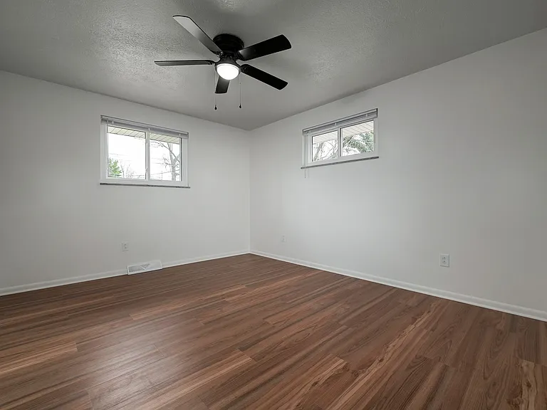 2930 Northglen Dr — Photo 24