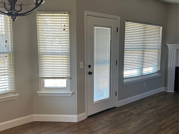 5th image of 3908 SW Cherry Rd