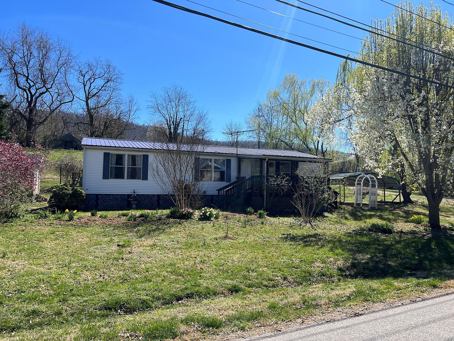 262 Lowe St, Buchanan, VA 24066 MLS 896733 Zillow