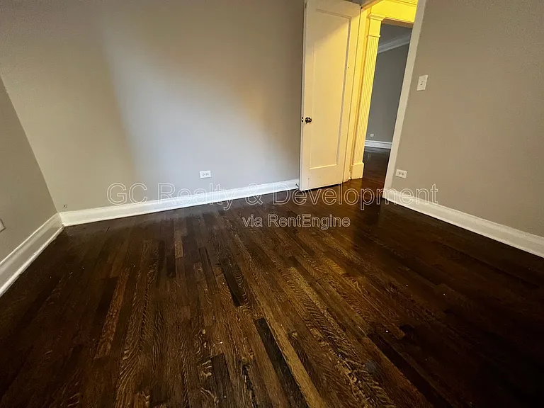 6031 S Eberhart Ave #2 — Photo 9