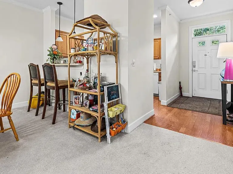 127 Ballard Ln — Photo 6