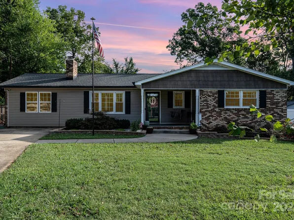 203 Auten Cir, Mount Holly, NC 28120