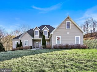 8 Green Hills Dr, Schuylkill Haven, PA 17972