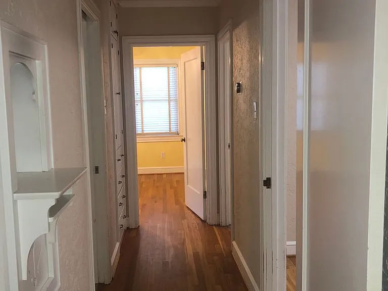 918 Bowie St — Photo 14