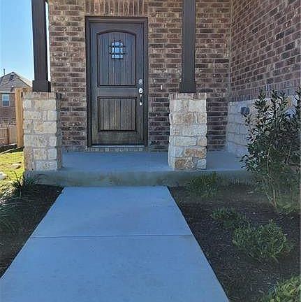 2nd image of 464 Satsuma Dr