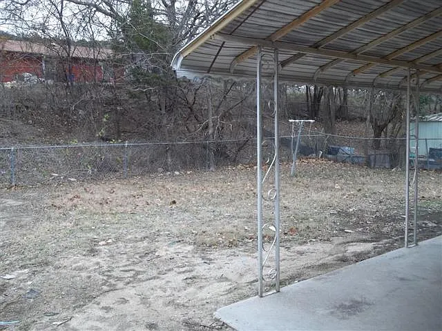 910 Hill St — Photo 13