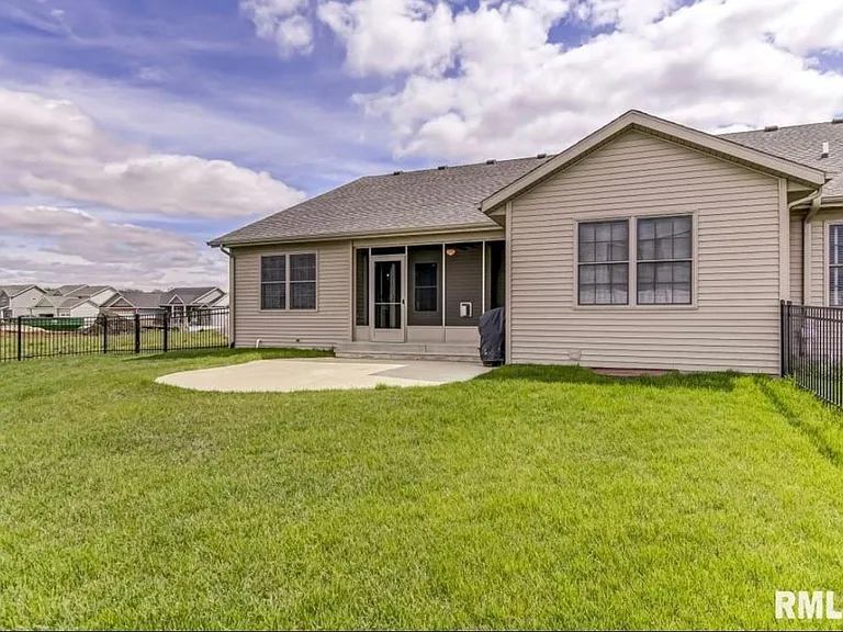 1811 Spartan Dr — Photo 33