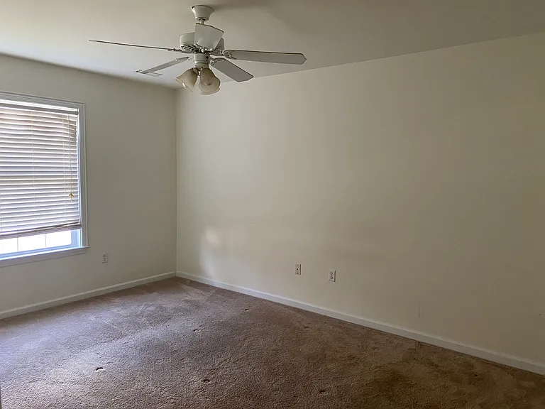 1532 Primrose Ln — Photo 15