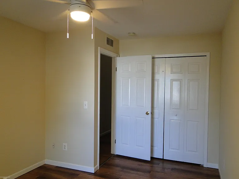 29842 Utica Rd — Photo 32