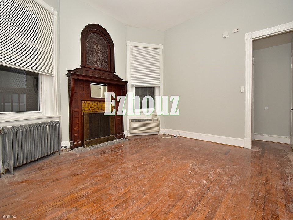 1216 n calvert apt 6 living1