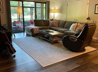 160 Fox Hollow Dr APT 206, Mayfield Heights, OH
