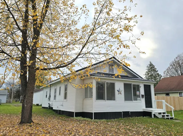 1113 8th St, International Falls, MN 56649