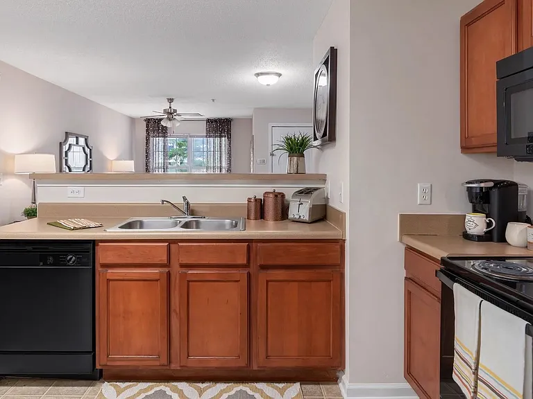 Madison Heights Luxury Apartments — Photo 39