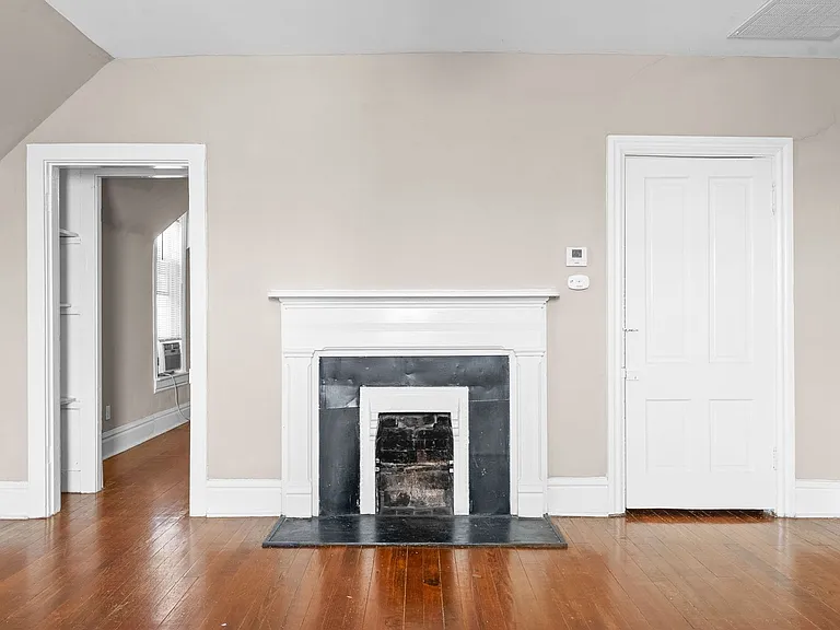 Marion St - 117 — Photo 11