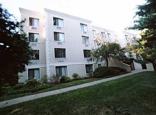 1535 E Putnam Ave APT 304, Old Greenwich, CT 06870