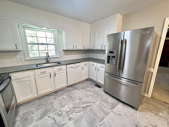 4th image of 7812 Kinross Dr