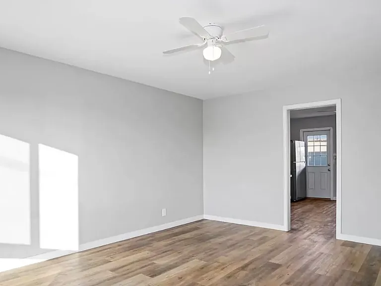 4723 Iroquois Ave — Photo 4