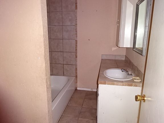 3rd image of 5 S Watchorn St