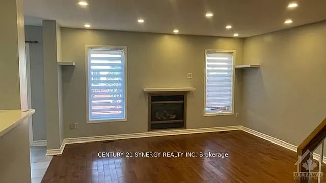 13 Barnstone Dr — Photo 3