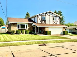 1335 S 23rd St, Manitowoc, WI 54220