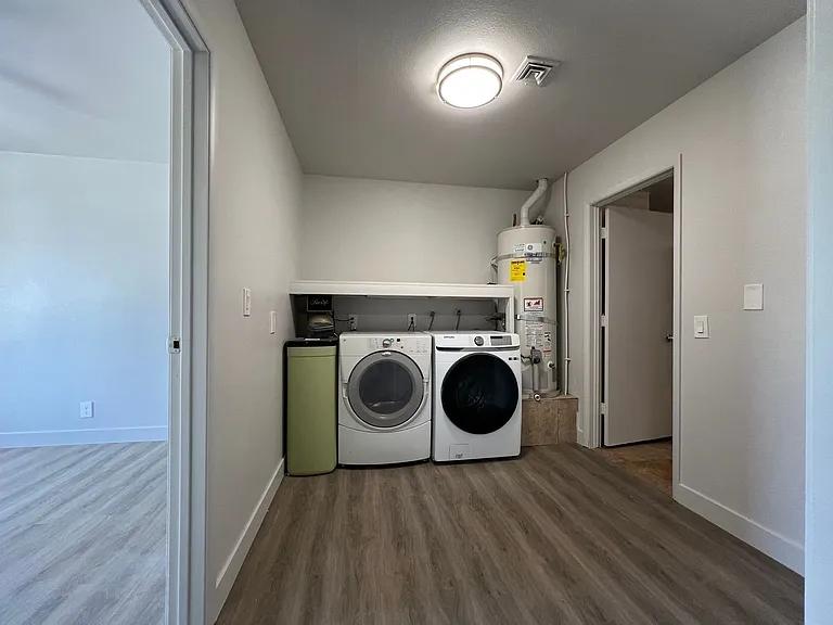 6247 Katella Ave — Photo 23