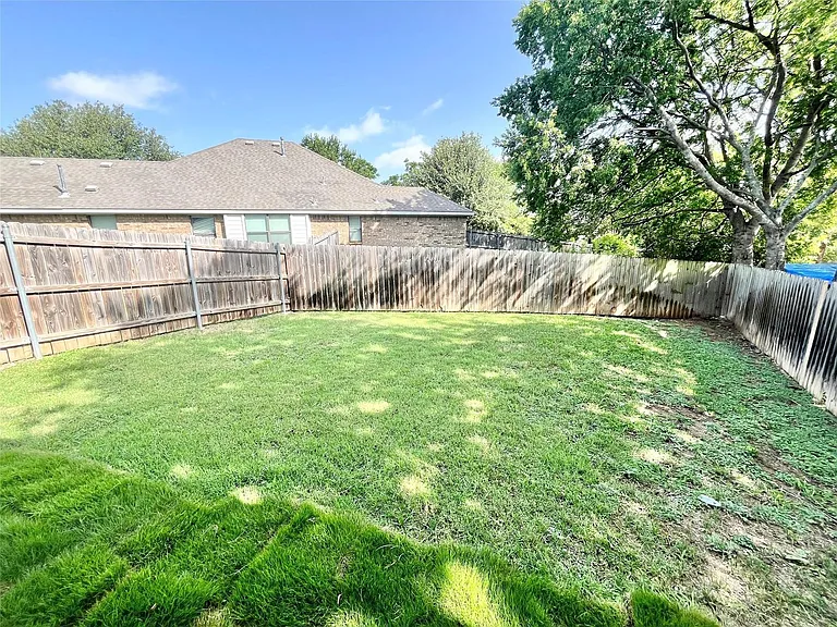 500 Hidden Meadow Ct — Photo 24