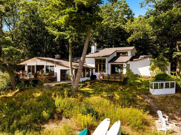 16643 Starkey Rd, Arcadia, MI 49613