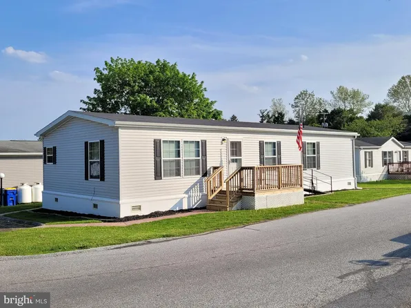 26 Vintage Ln, Honey Brook, PA 19344