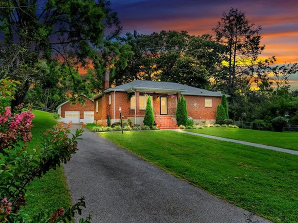 922 Hugh Ave, Roanoke, VA 24019
