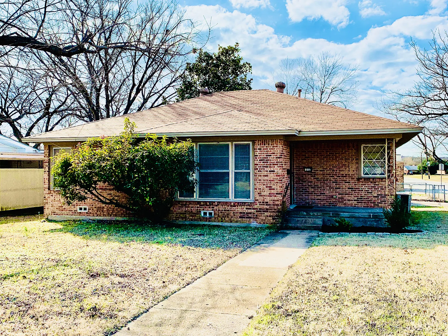 226 Tolbert — Photo 2