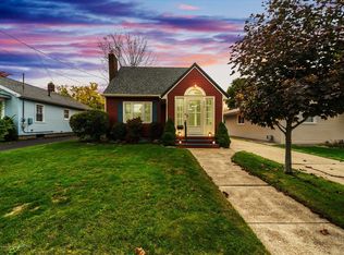 318 E Rockford Rd, Lansing, MI 48910