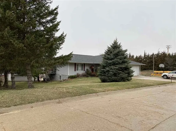 608 G St, Neligh, NE 68756