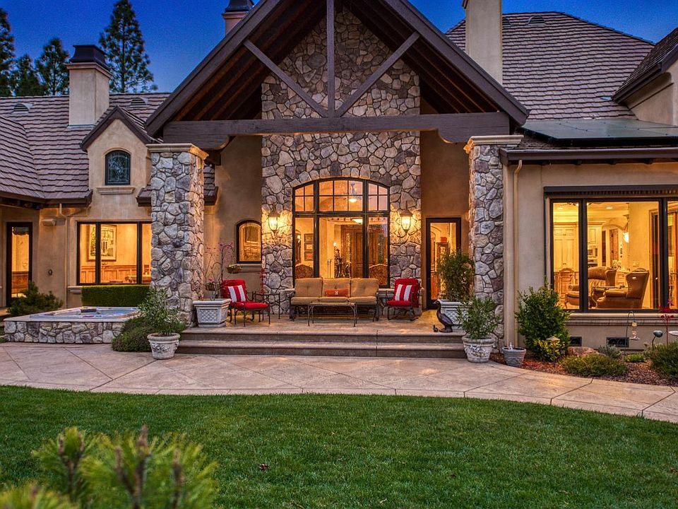 1st image of 16561 Winchester Club Dr