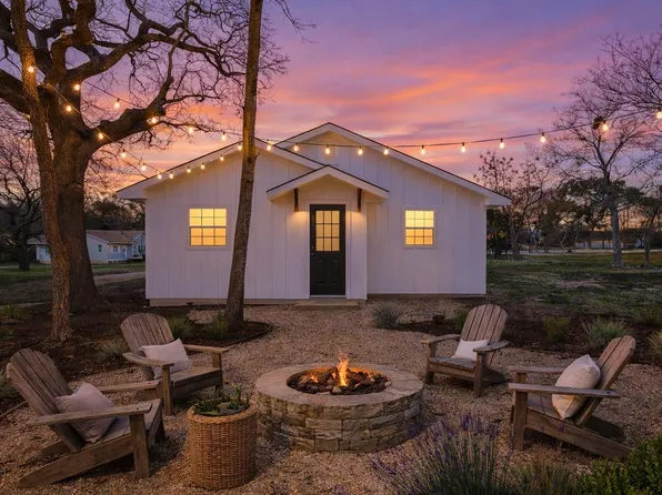 107 Russell St, Liberty Hill, TX 78642