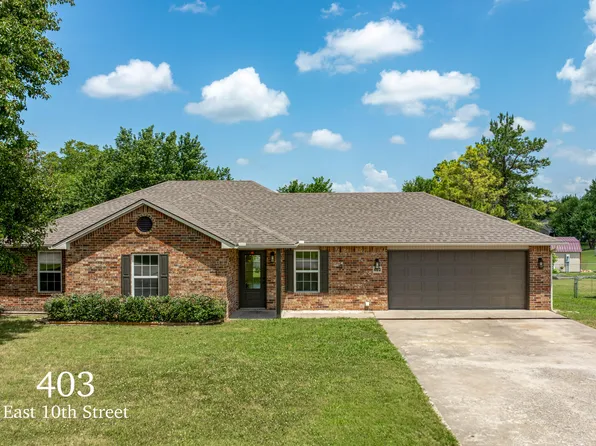 403 E 10th St, Grove, OK 74344