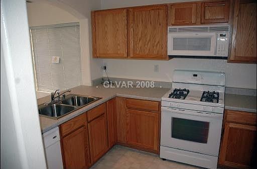 3rd image of 7423 Silurian St