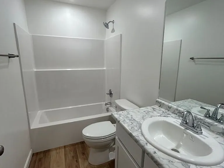 312 Tomlinson Dr — Photo 2