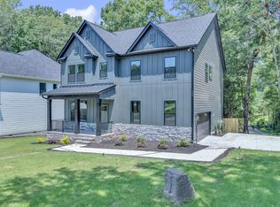 2 Henderson Dr, Travelers Rest, SC 29690