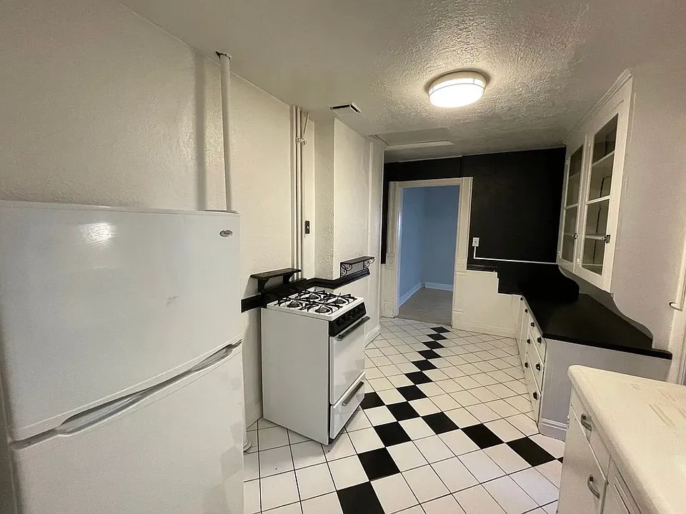 815 E 1st Ave #2