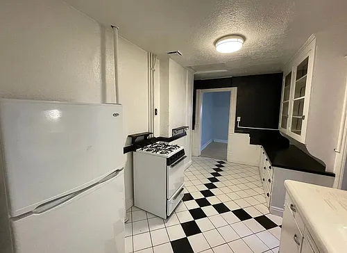 815 E 1st Ave #2 Photo 1