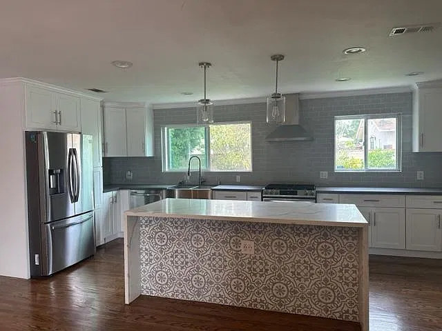 3 bed, 1272 sqft, $3,800 — Photo 3