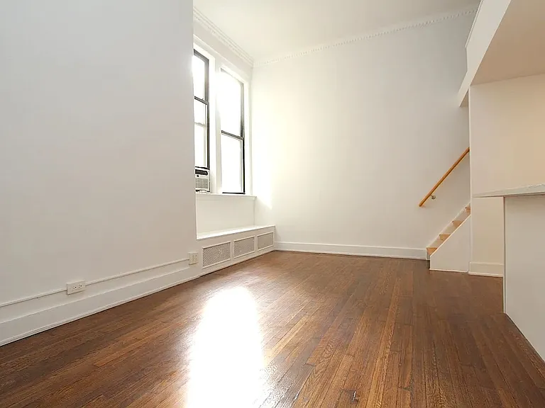 54 W 74th St #310 — Photo 3