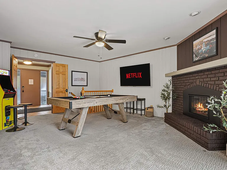600 Woodview Dr — Photo 9