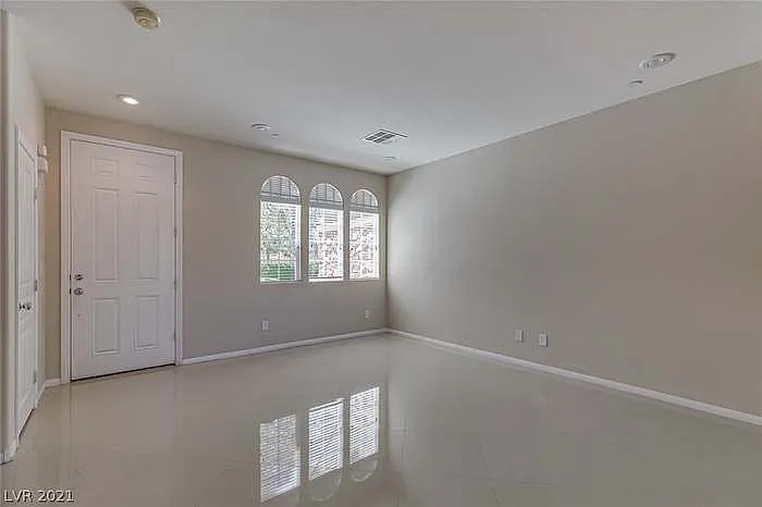 2 bed, 2.5 bath, 1619 sqft, $2,100 — Photo 4