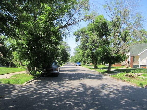 2nd image of 9215 Sorrento St
